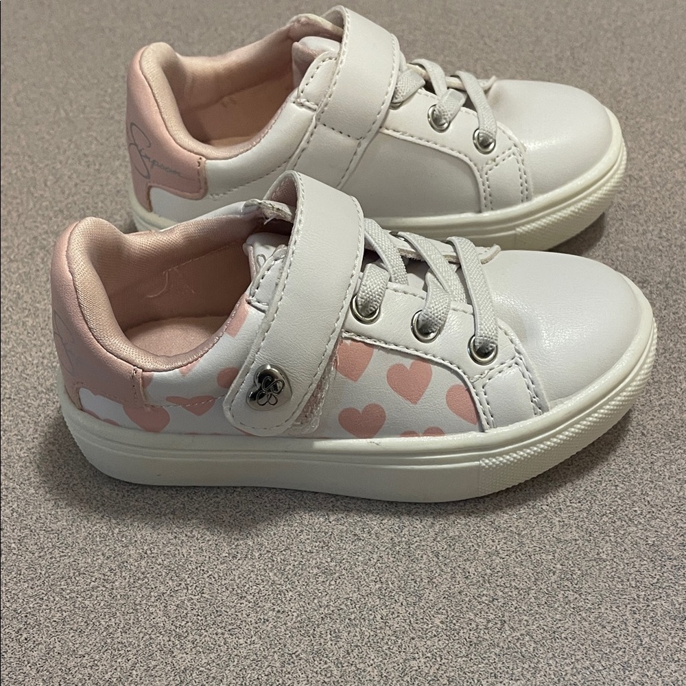Jessica Simpson girls sneakers with pink hearts NWT size 6